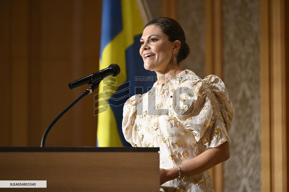 CROWN PRINCESS IN TOKYO