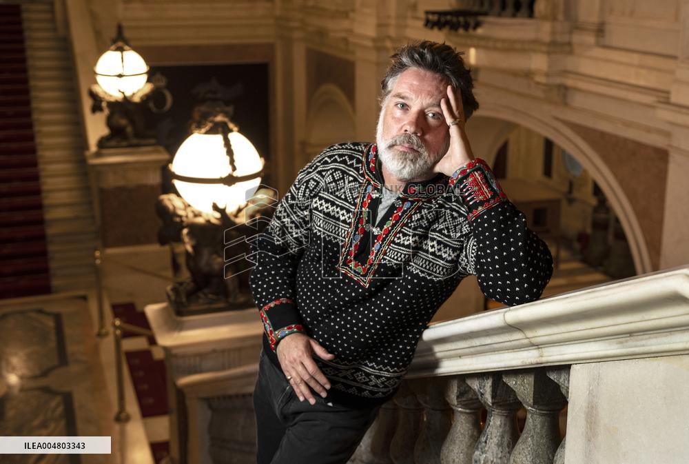 RUFUS WAINWRIGHT AT THE OPERA