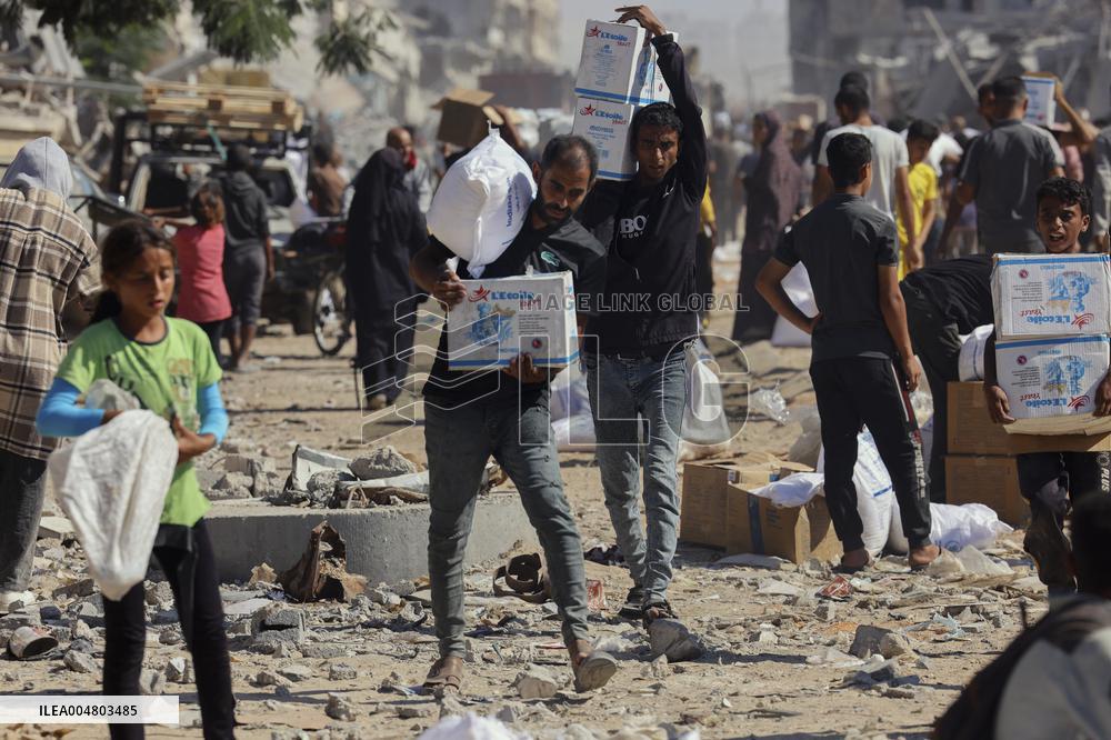 Aid Enters Khan Yunis - Palestine