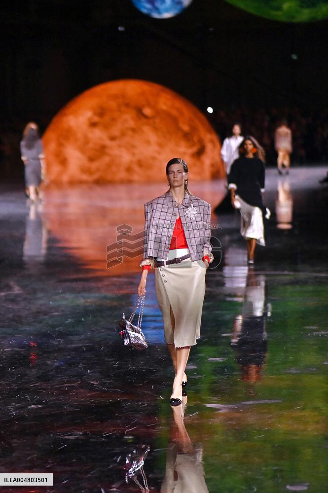 PFW - Kendra Spears Models For Chanel