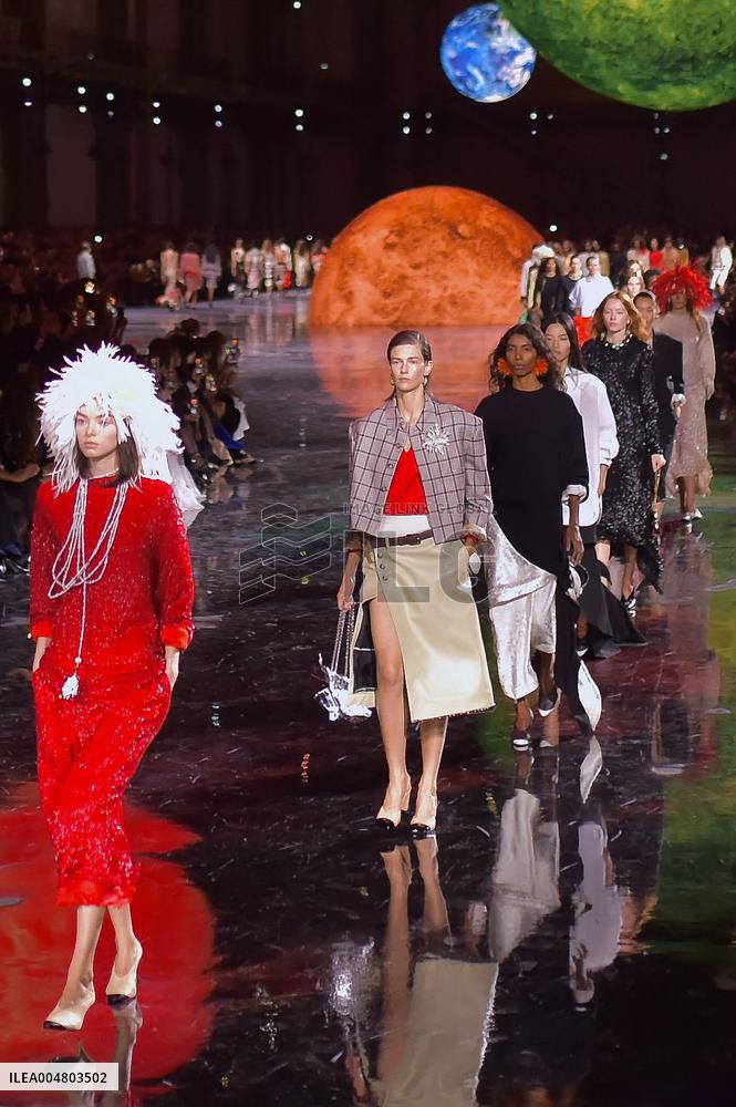 PFW - Kendra Spears Models For Chanel