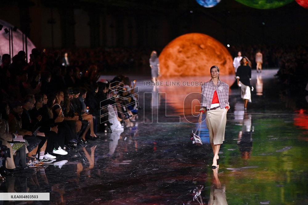 PFW - Kendra Spears Models For Chanel