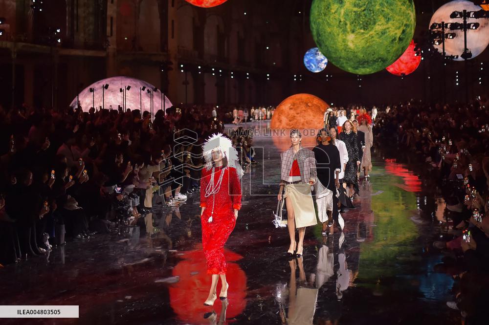 PFW - Kendra Spears Models For Chanel