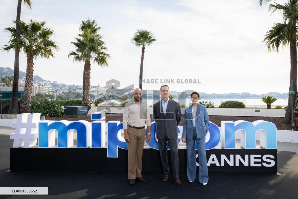 Mipcom 2025 - The Miniature Wife Photocall - Cannes