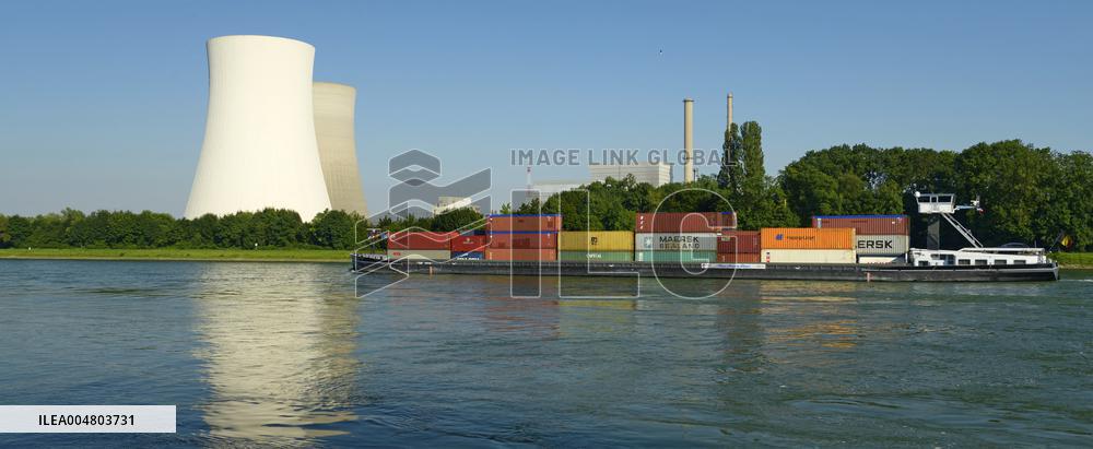 Illustration - Nuclear Power Plants