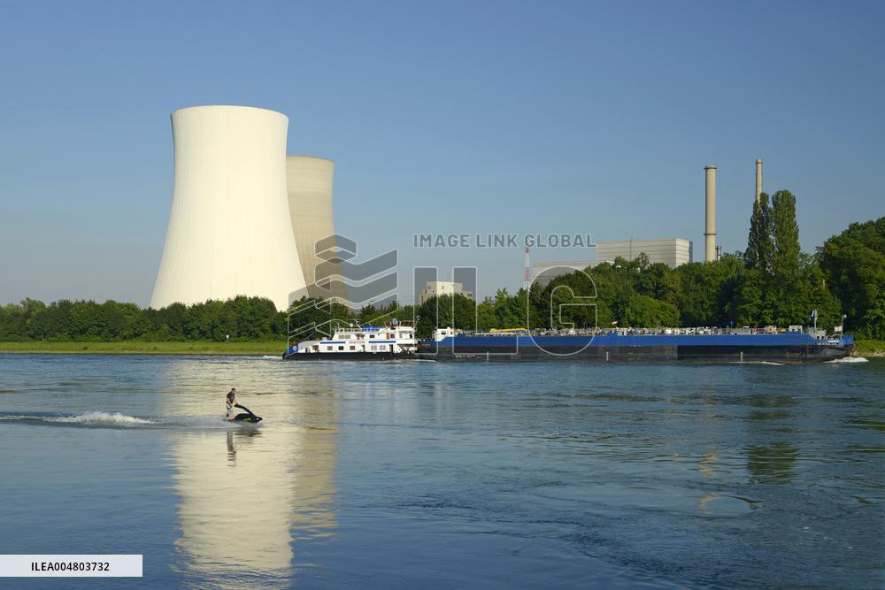 Illustration - Nuclear Power Plants