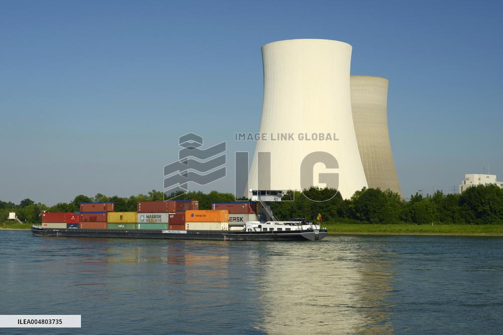 Illustration - Nuclear Power Plants