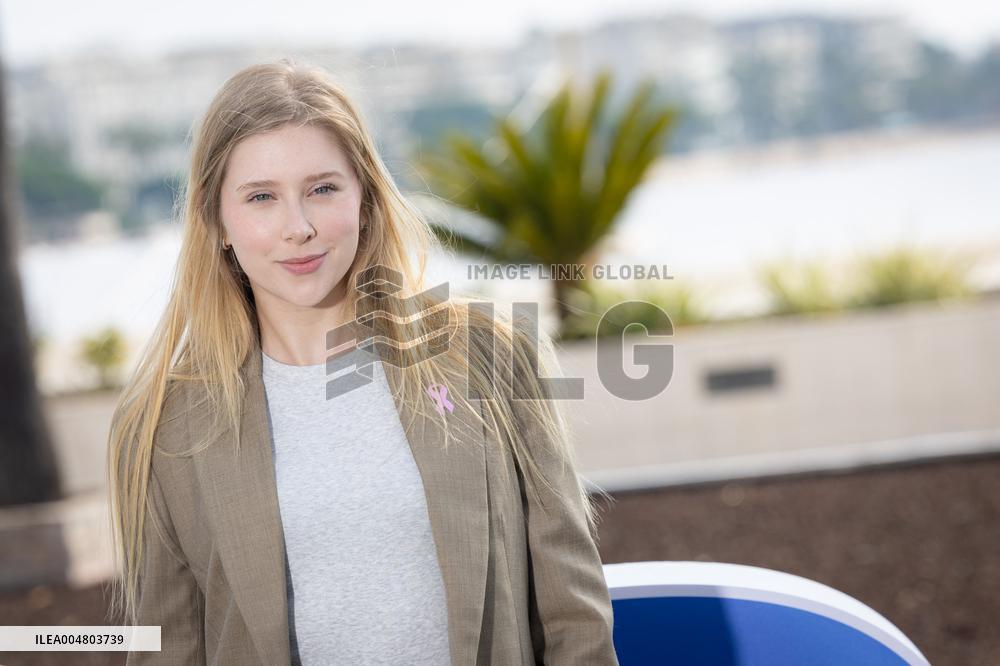 Mipcom 2025 - Live Elevator Pitch Photocall - Cannes