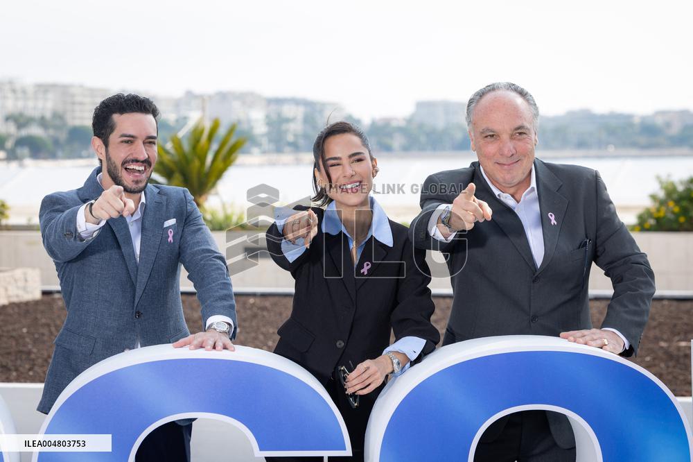 Mipcom 2025 - Live Elevator Pitch Photocall - Cannes