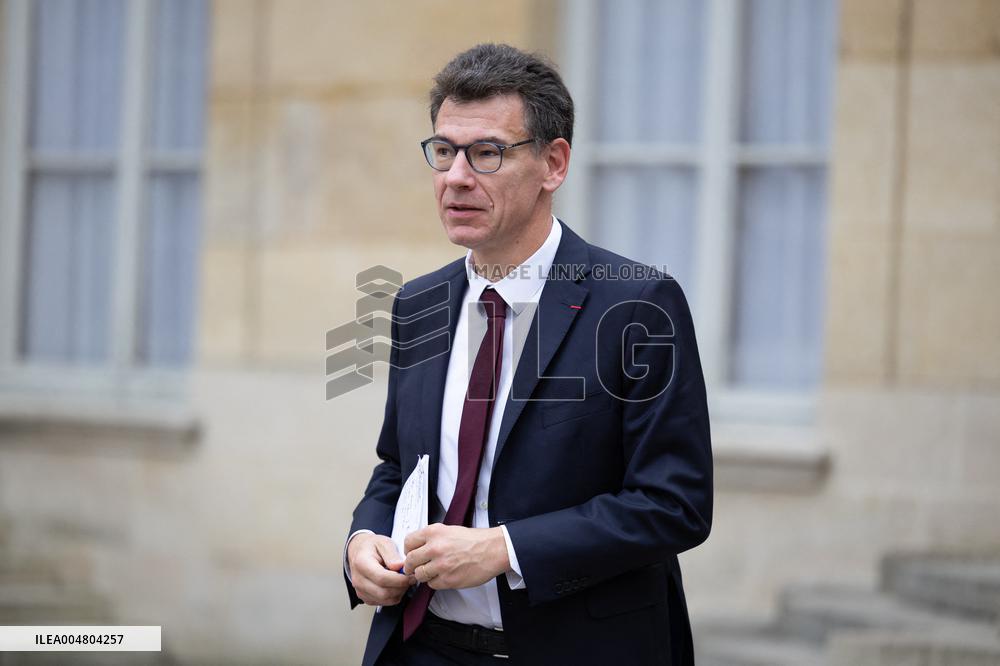 Meeting of newly-appointed ministers at Matignon - Paris