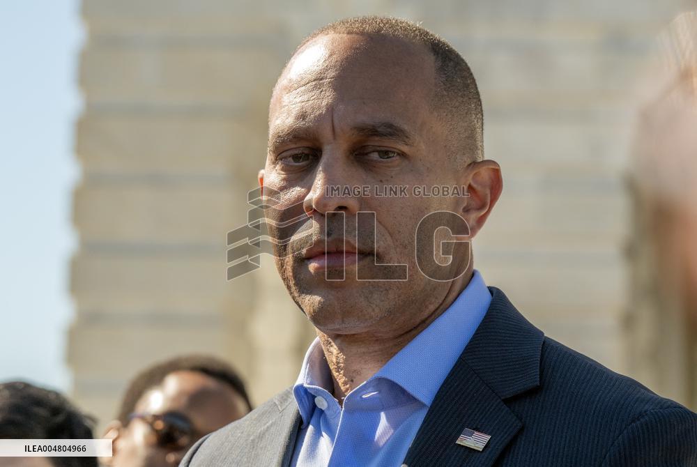 Leader Jeffries Press Conference