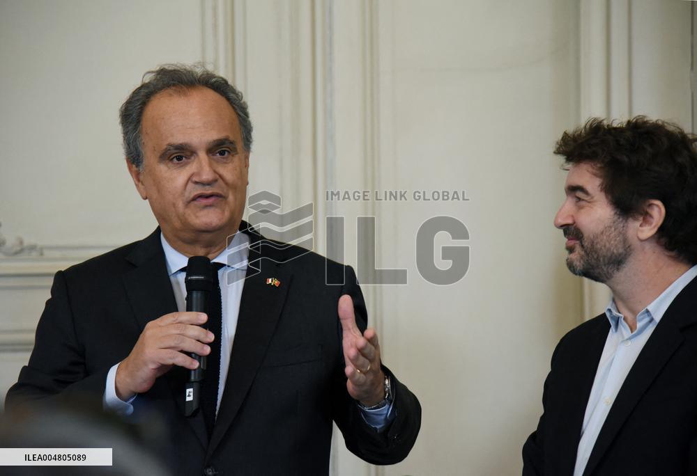 Asterix En Lusitanie Press Conference - Paris