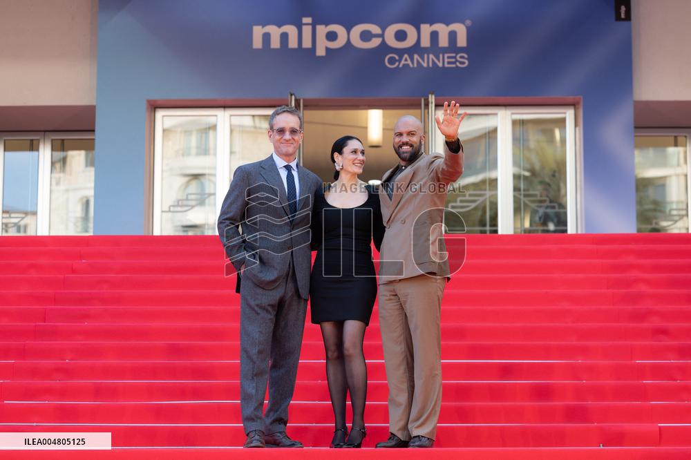 Mipcom 2025 - The Miniature Wife Photocall