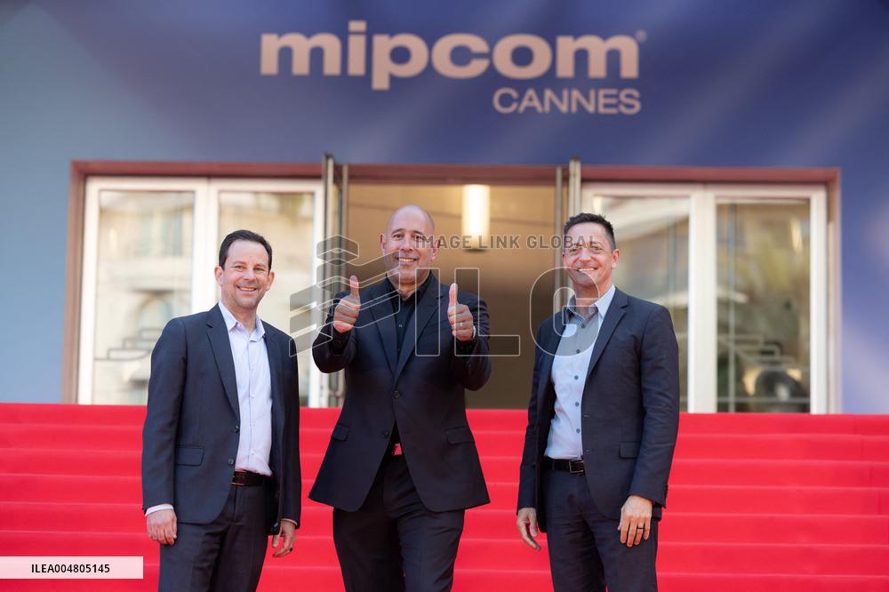 Mipcom 2025 - The Miniature Wife Photocall