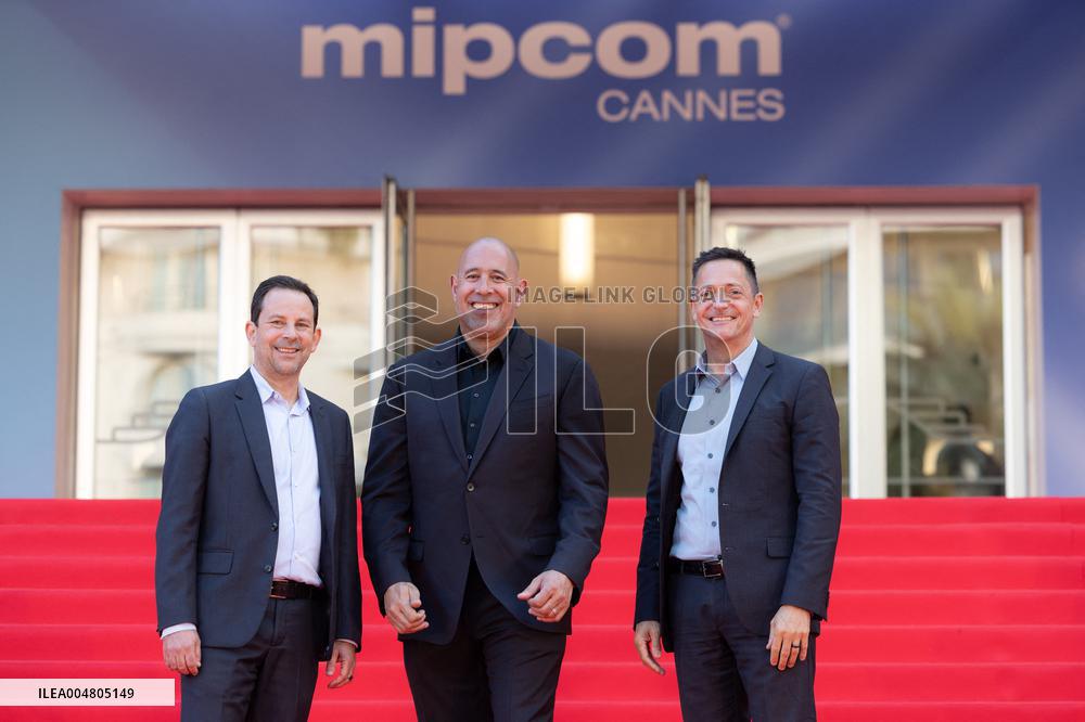Mipcom 2025 - The Miniature Wife Photocall