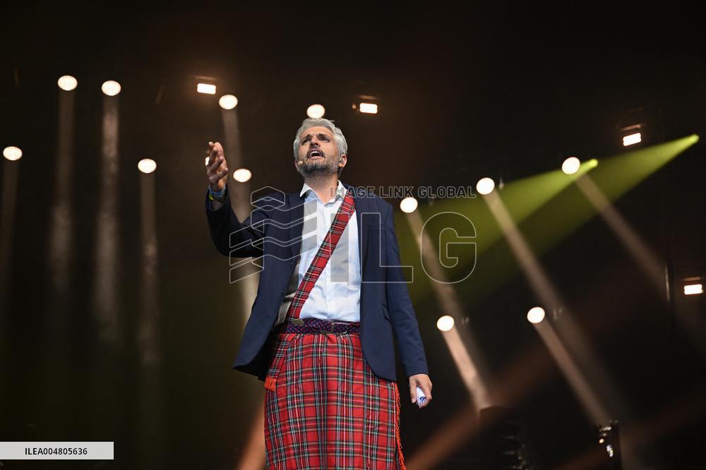 Comedy Show Opens For Matmatah - Paris