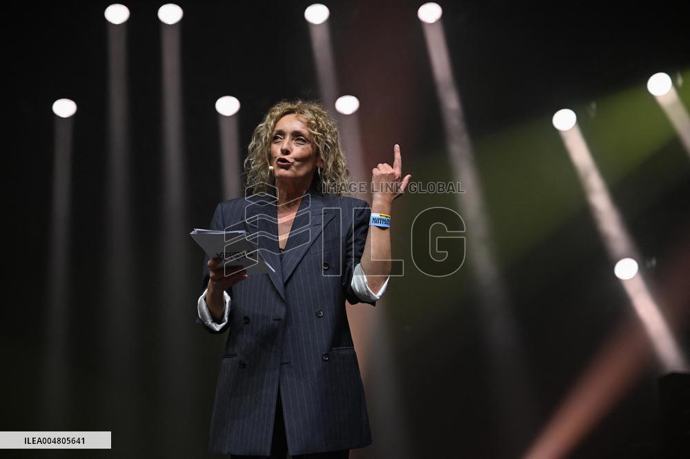 Comedy Show Opens For Matmatah - Paris