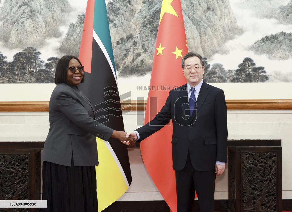 Chinese VP Ding Xuexiang Meets with Mozambique PM - Beijing