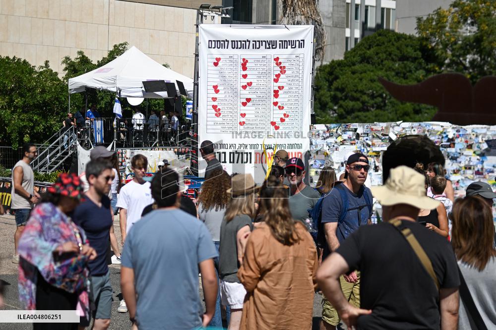 Hostage Square The Day After The Return Of The Hamas Hostages - Tel-Aviv