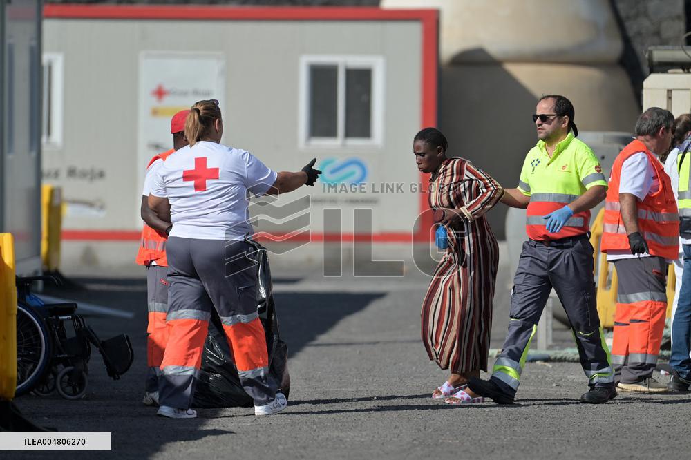 A Cayuco With 230 People Rescued In El Hierro - Spain
