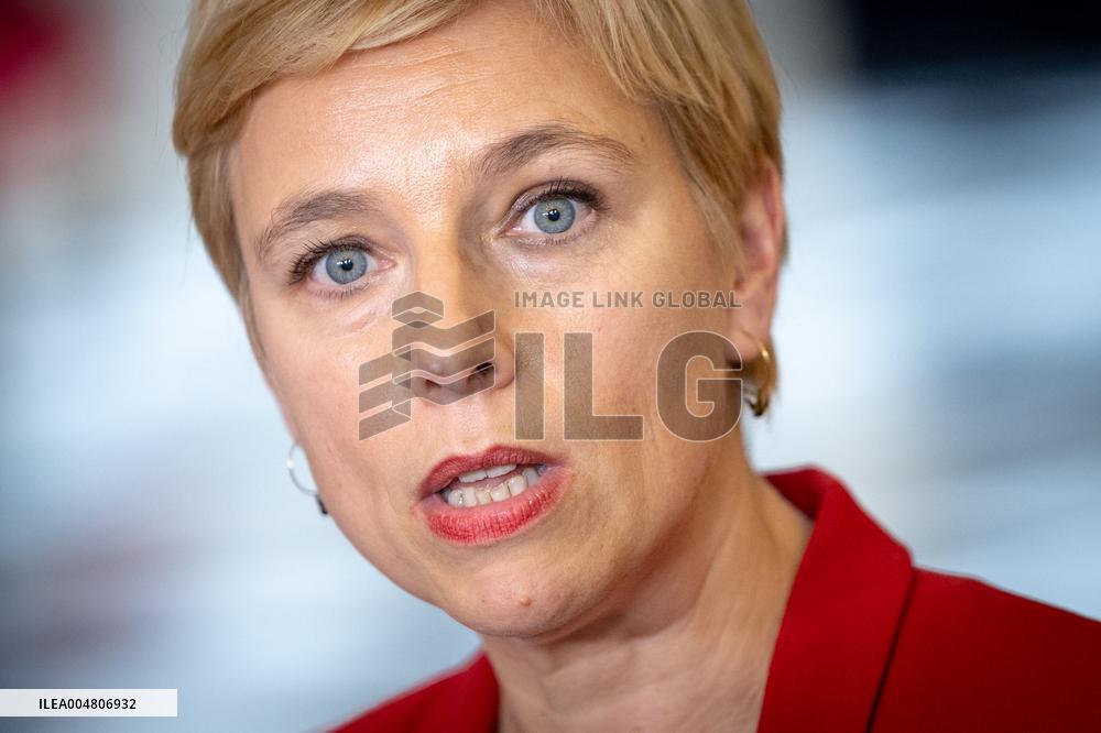 Press Briefing After the French PM's General Policy Statement - Paris AJ