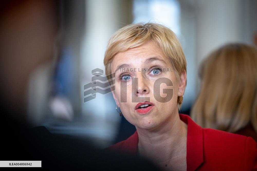 Press Briefing After the French PM's General Policy Statement - Paris AJ