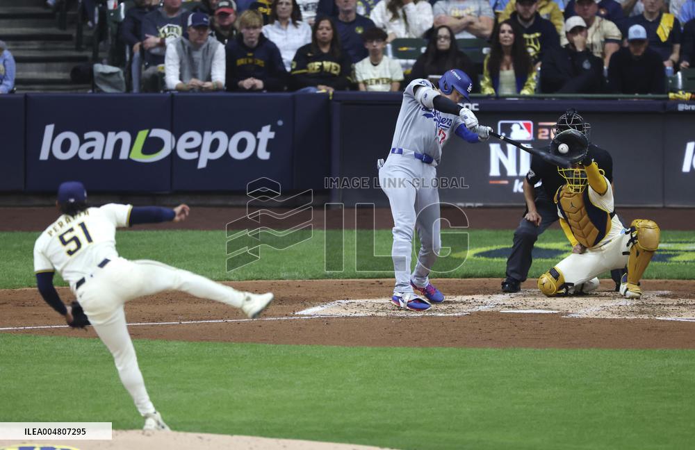 Baseball: Championship Series between Dodgers and Brewers