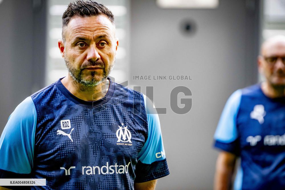 Roberto De Zerbi Portrait In Zeist - Netherlands