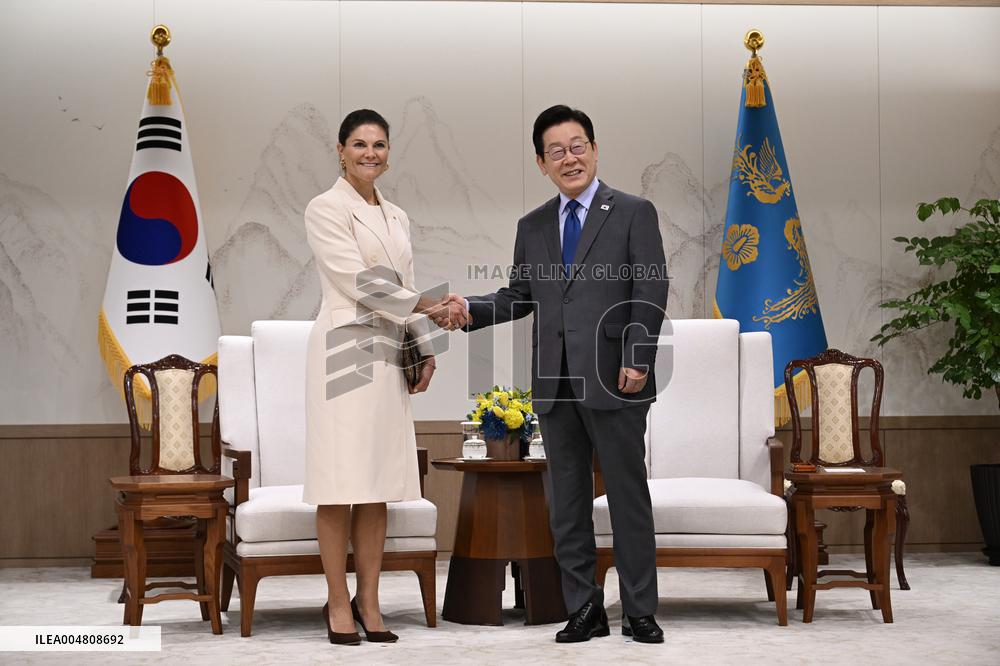 CROWN PRINCESS IN SEOUL