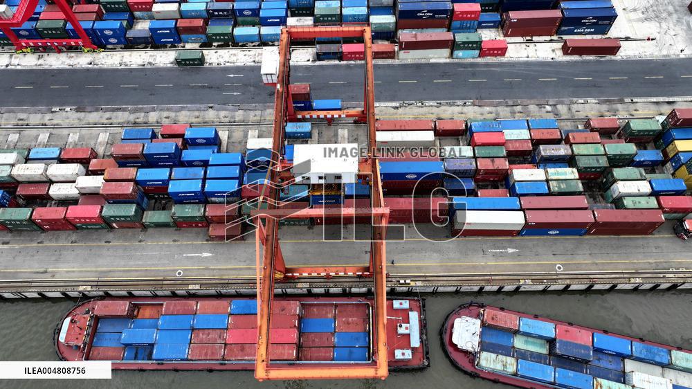 Fengshan Port in Nantong