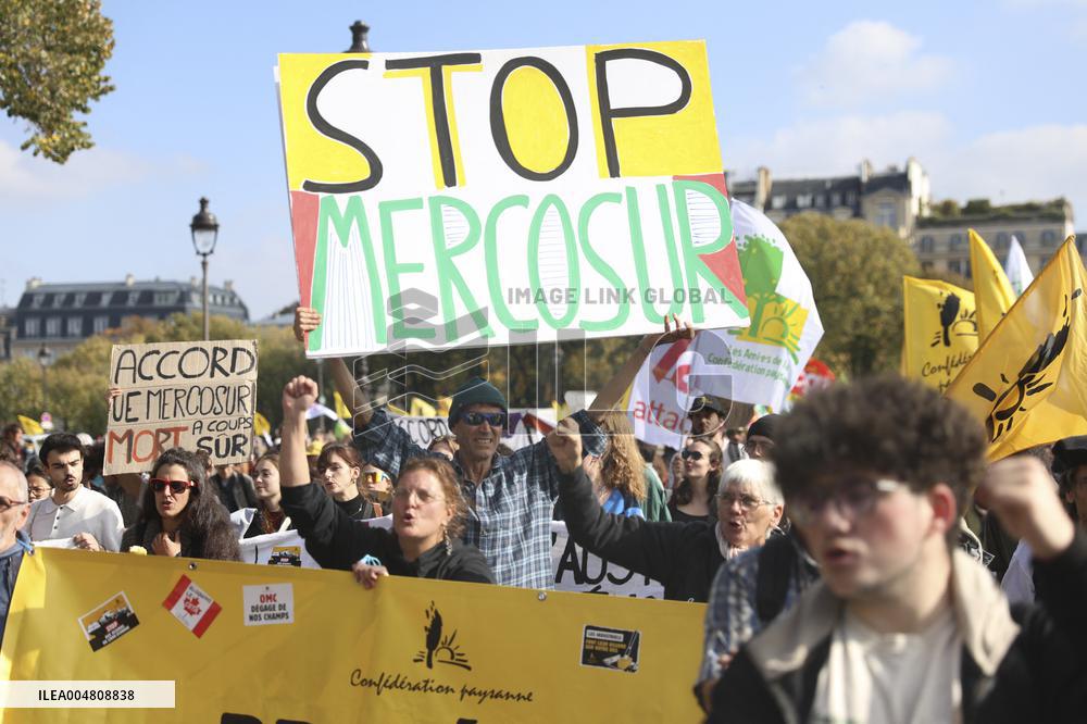 Protest Against the Mercosur Agreement - Paris