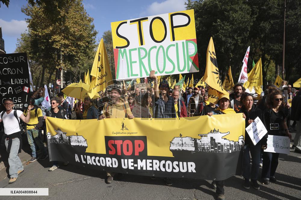 Protest Against the Mercosur Agreement - Paris