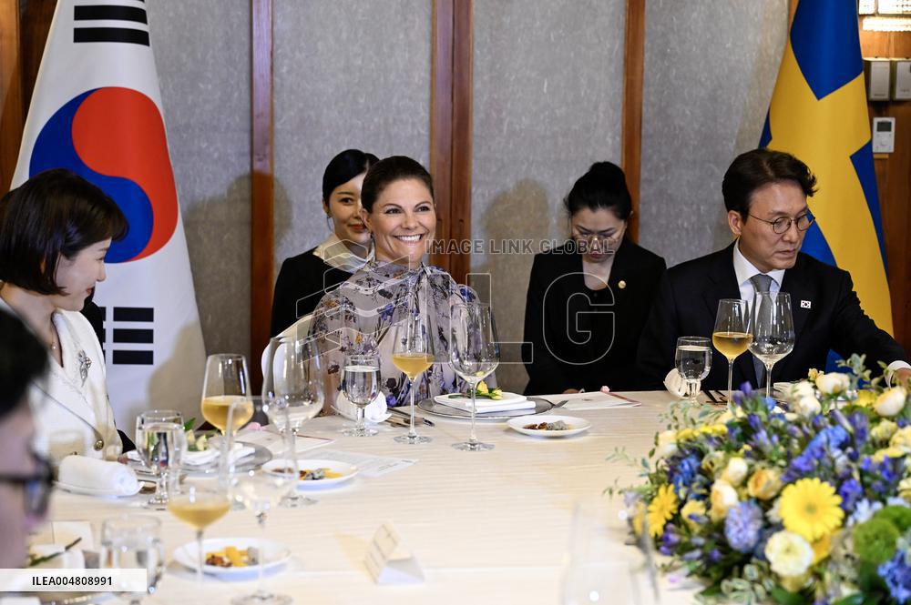 CROWN PRINCESS IN SEOUL