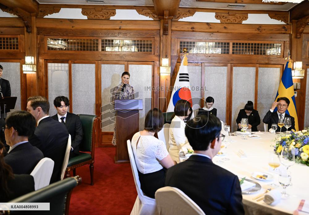 CROWN PRINCESS IN SEOUL