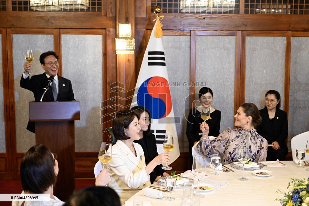 CROWN PRINCESS IN SEOUL
