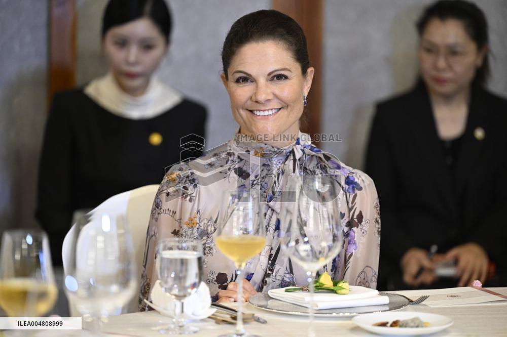 CROWN PRINCESS IN SEOUL