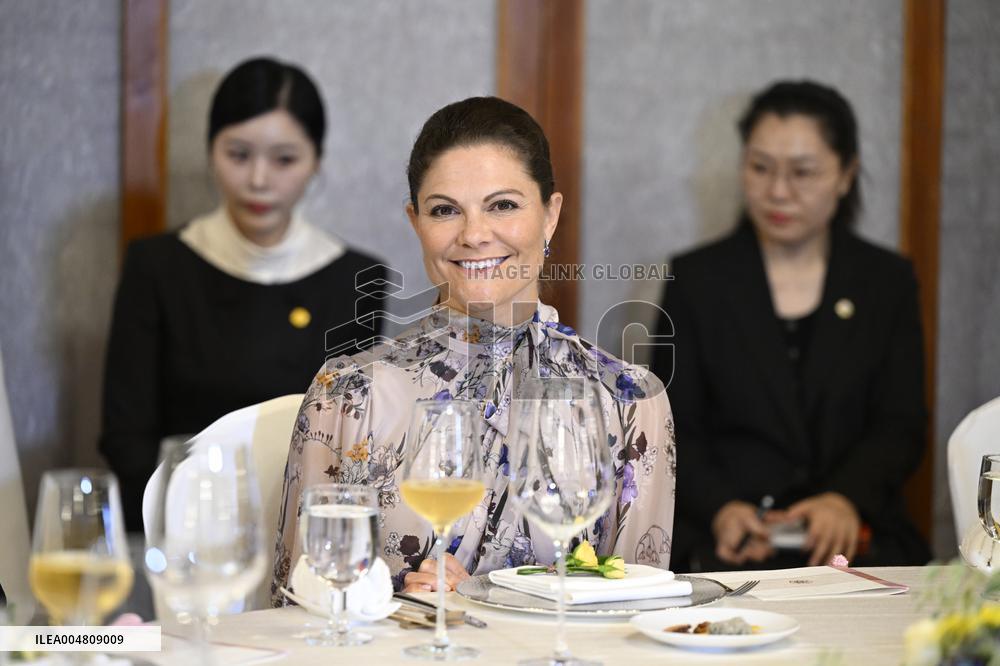 CROWN PRINCESS IN SEOUL