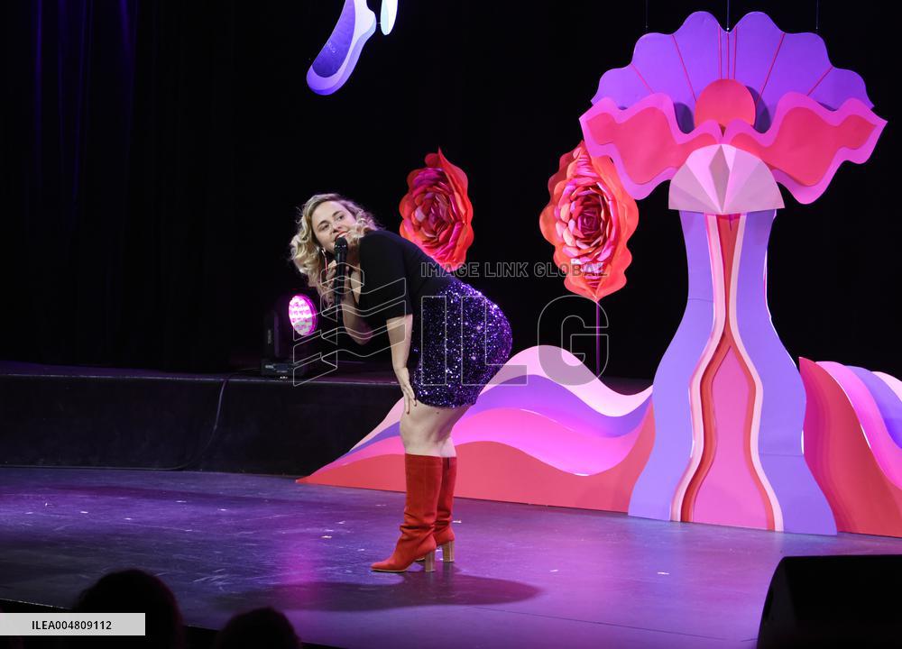 Swann Perisse Performs Sexe Up Show - Paris