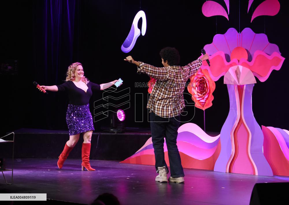 Swann Perisse Performs Sexe Up Show - Paris