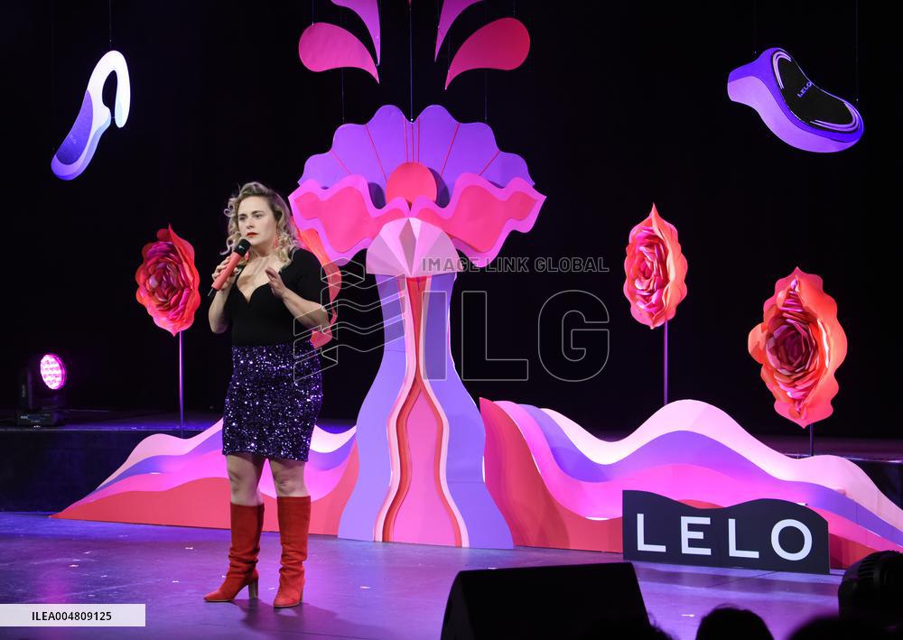 Swann Perisse Performs Sexe Up Show - Paris