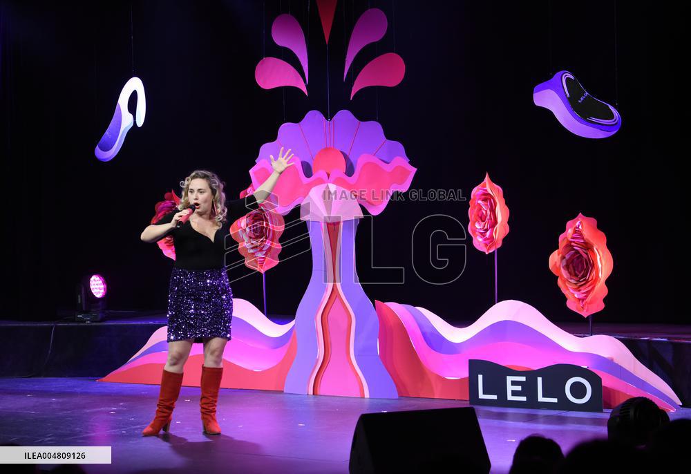 Swann Perisse Performs Sexe Up Show - Paris