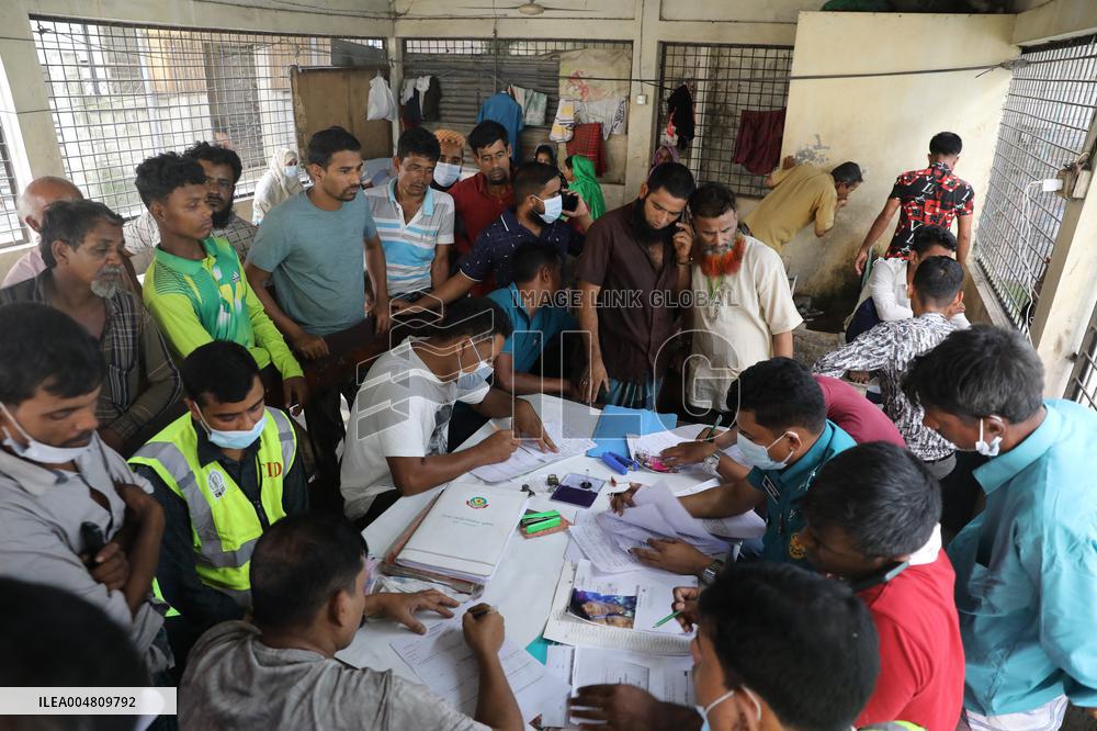 Bangladesh Garment Factory Fire Kills at Least 16