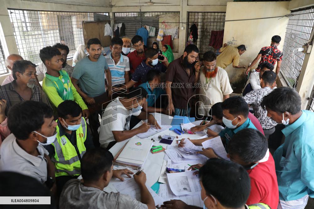 Bangladesh Garment Factory Fire Kills at Least 16