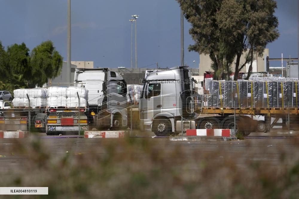 Gaza-bound aid truck after ceasefire