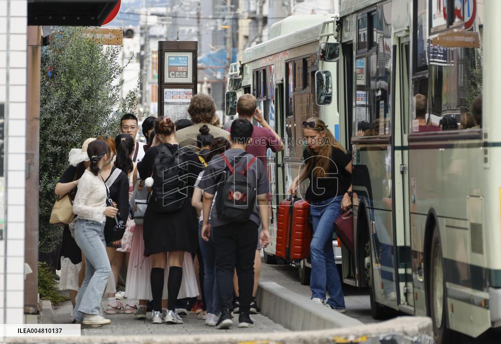 Foreign visitors to Japan rise at record pace