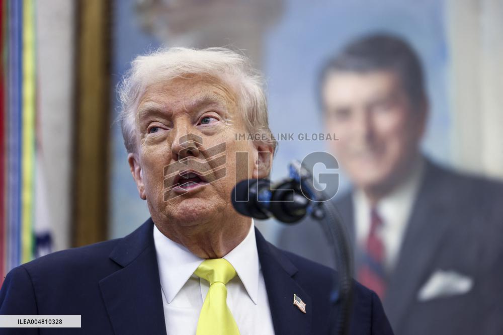 US President Donald Trump and FBI Director Kash Patel speak in the Oval Office