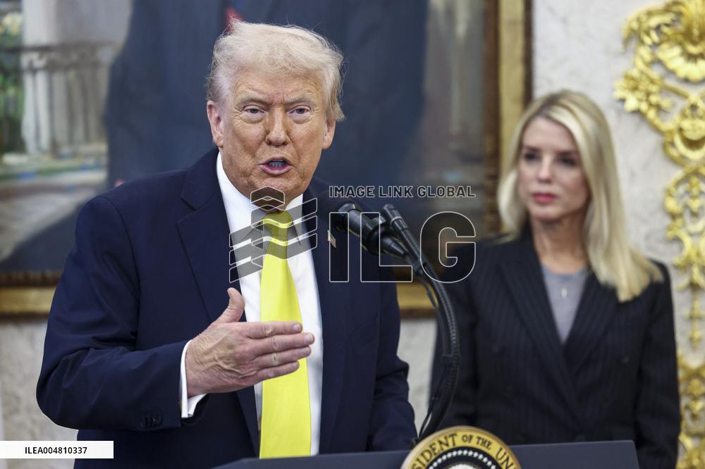 US President Donald Trump and FBI Director Kash Patel speak in the Oval Office