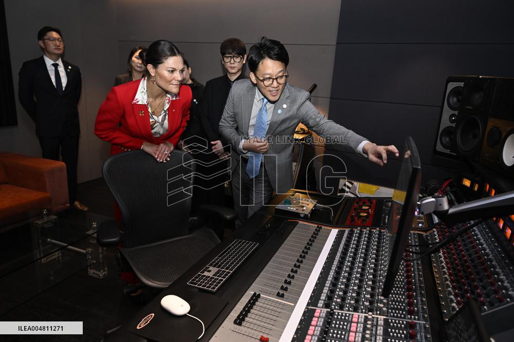 CROWN PRINCESS IN SEOUL