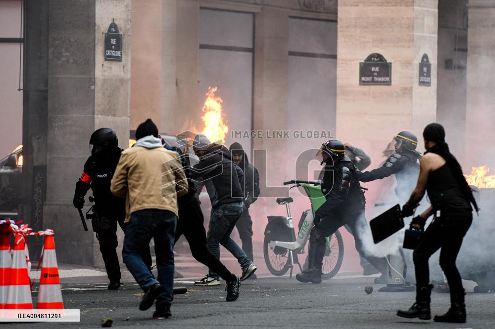 Filming Of Quentin Dupieux New Movie Full Phil - Paris