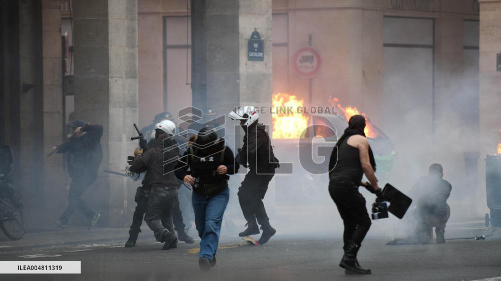 Filming Of Quentin Dupieux New Movie Full Phil - Paris